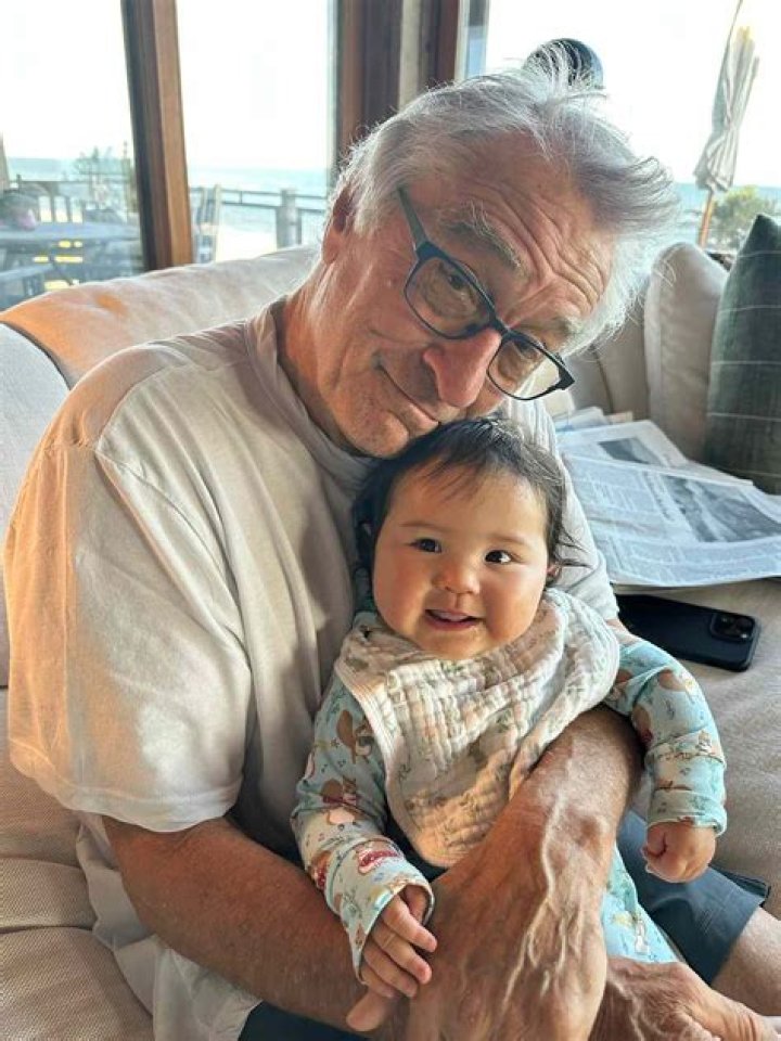 Discover the Unseen World of Elliot De Niro