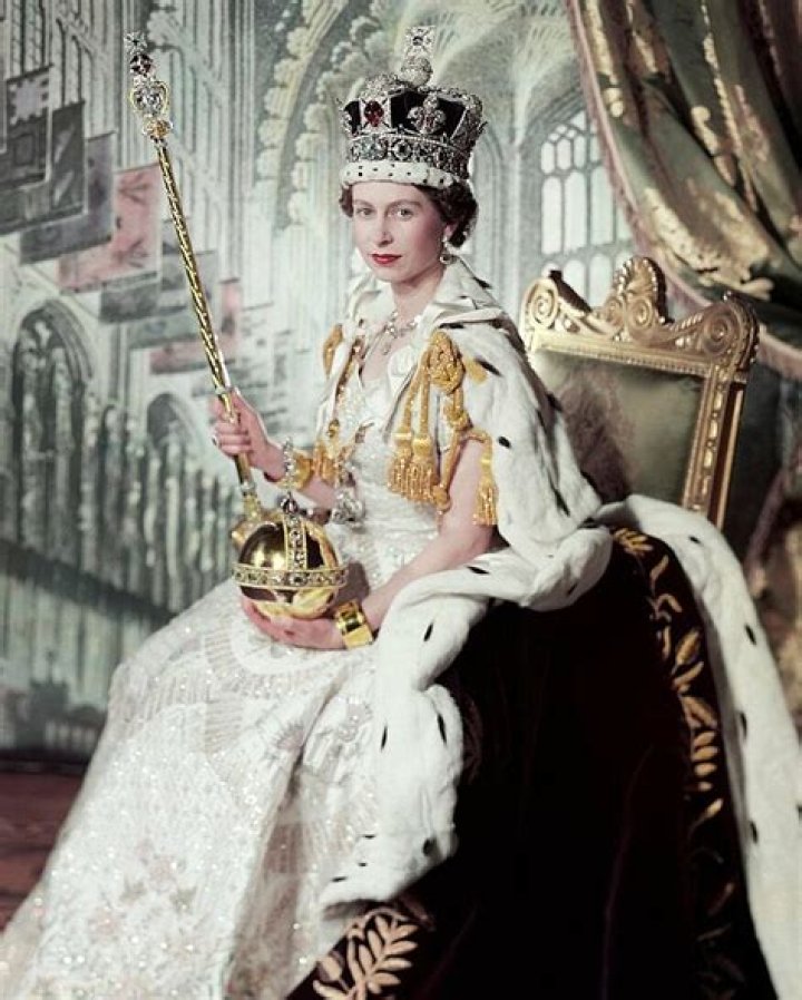 Elizabeth II Coronation Photos: A Glimpse Into History