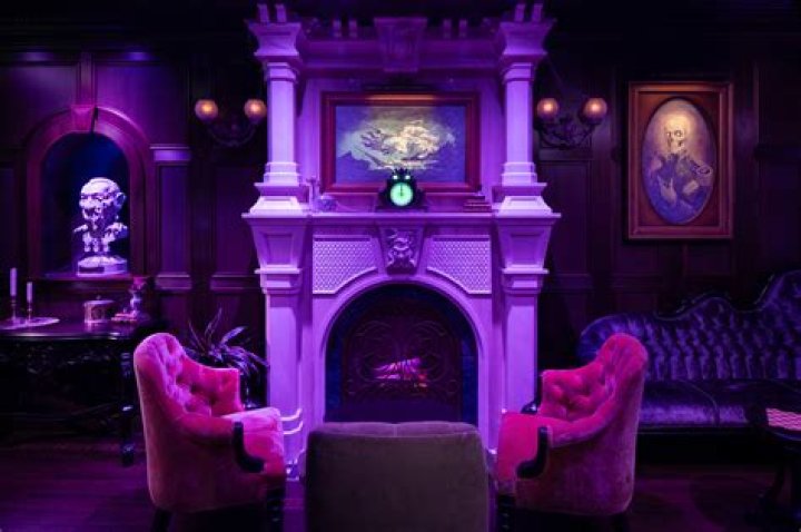 Exploring the Mysteries of the Cast of Haunted Mansion 2023: Hatbox Ghost