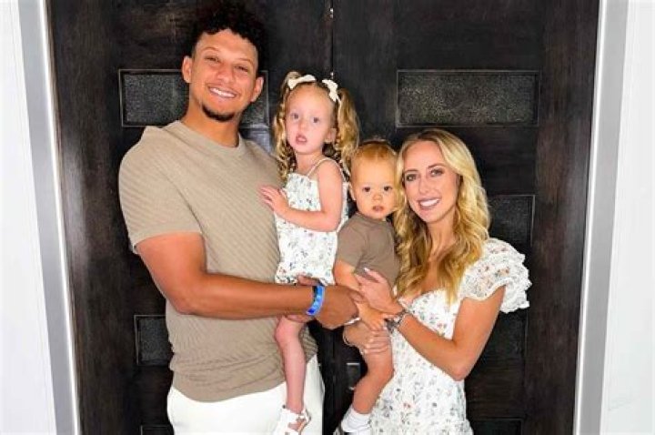 Pat Mahomes' Dad: A Story of Football and Family